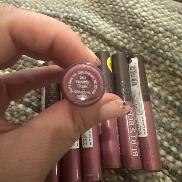 Burt's Bees 100% Natural Moisturizing Lip Gloss, Nearly Dusk 263 - Picture 4 of 4
